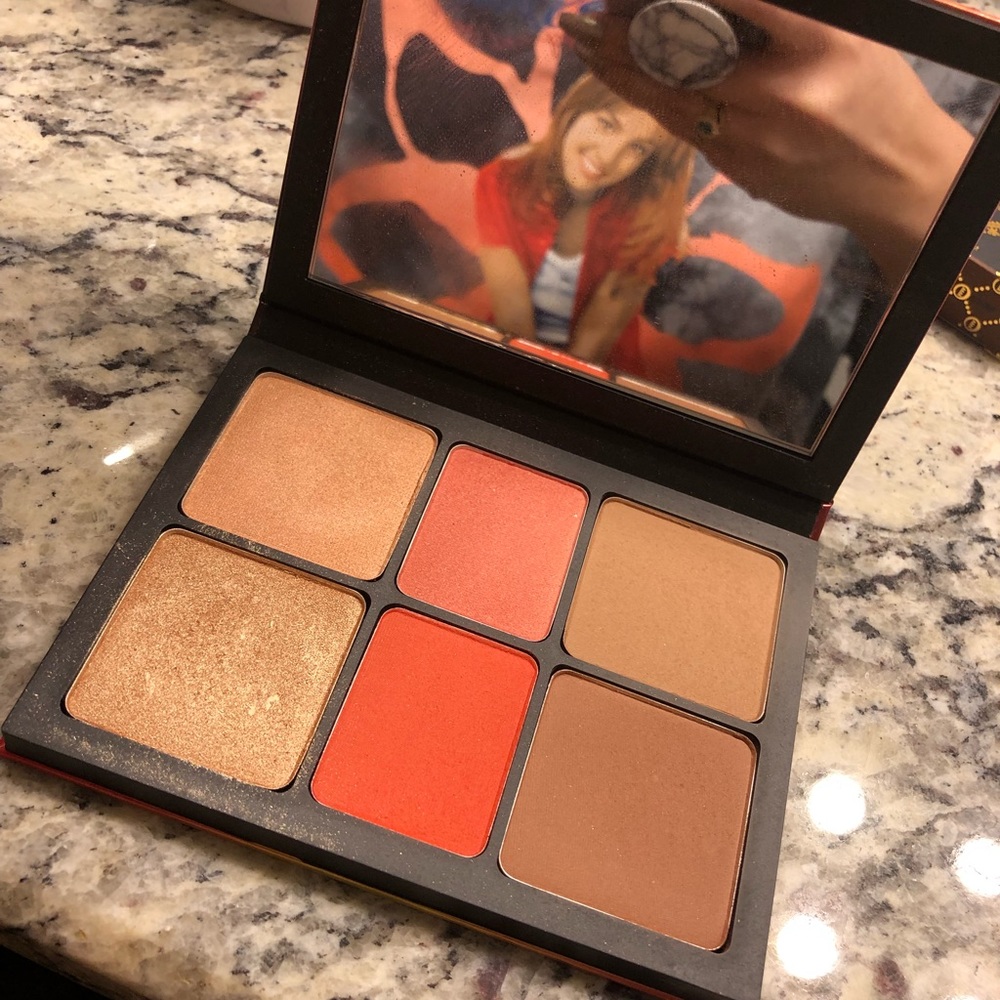 SmashBox Ablaze Face Palette